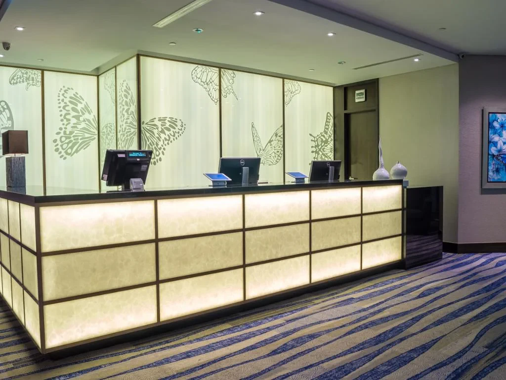Airport Ambassador Transit Lounge (Airside) - Photo 12