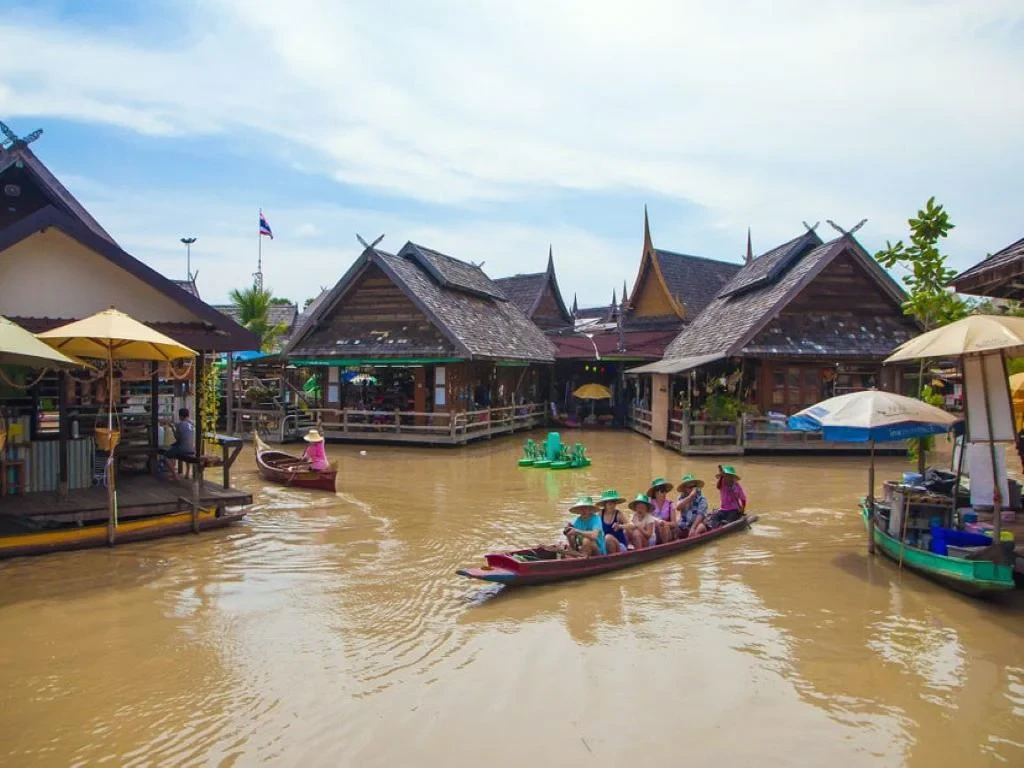 Discover Pattaya - Private Care Hire with Chauffeur - Photo 4