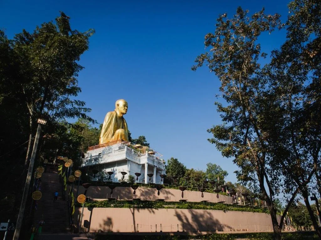 Doi Suthep and Wat Pha Lat at Sunrise – Half Day Tour