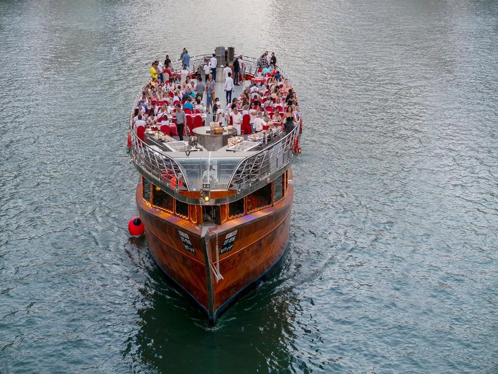 Dubai Marina Royal Dinner Cruise - with Transfers - Photo 2
