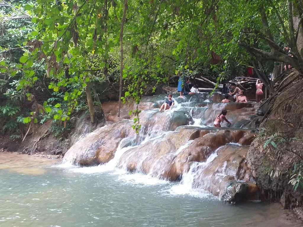 Emerald Pool Tour - Photo 4