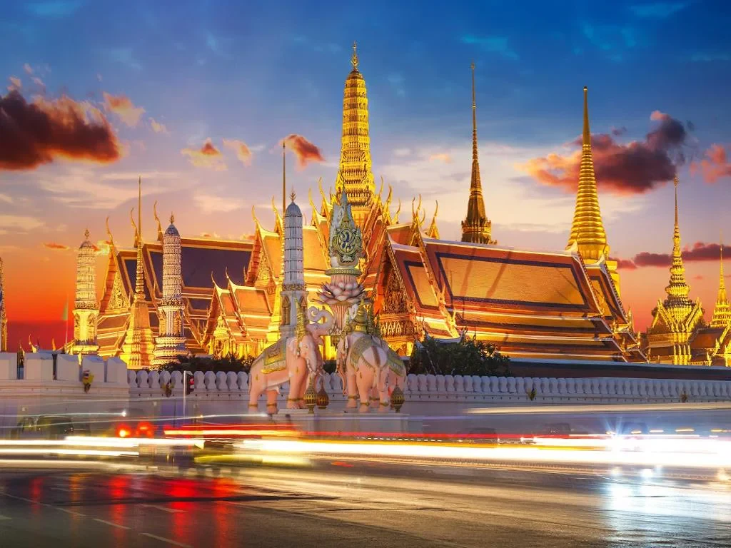 Enchanting Adventures to Wat Arun, Wat Pho and Chinatown with Tuk Tuk  - Photo 2
