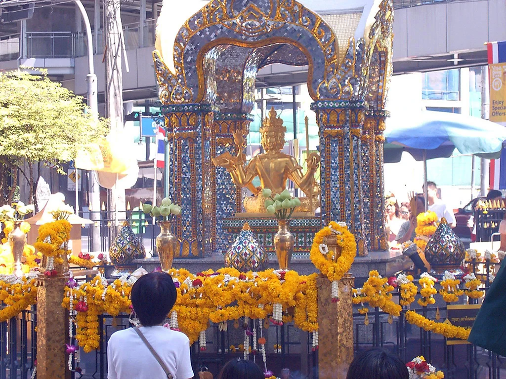 Evening flower market and Patpong - Photo 2