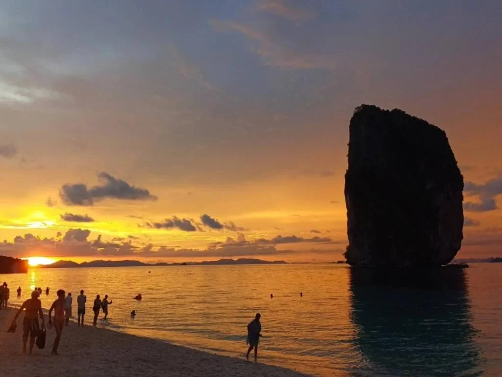 Explore Hong Island with Dinner at Sunset and Bioluminescent Planktons - Full-Day Tour - Photo 6