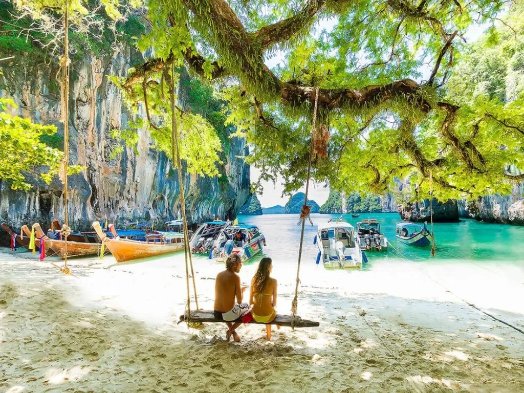 Explore - Hong Island with Kayaking by speedboat