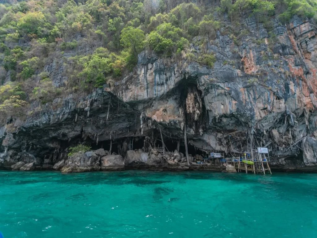 Explore - Phi Phi Island and 4 Island Tour with Sunset Dinner by speedboat - Photo 4