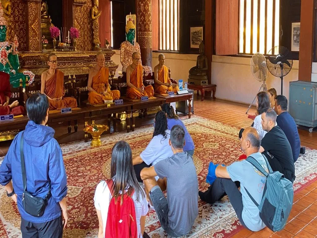 Explore the Wat Phra Singh and Wat Chedi Luang temples - Half-Day Tour - Photo 2