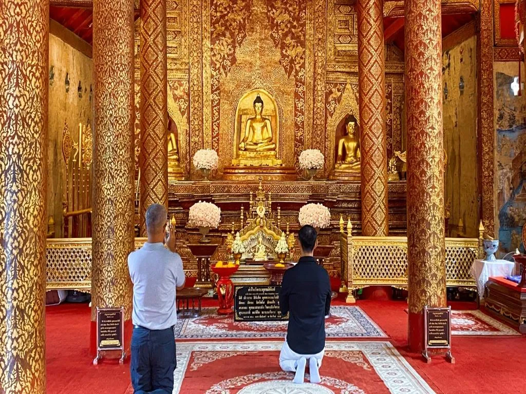Explore the Wat Phra Singh and Wat Chedi Luang temples - Half-Day Tour - Photo 3