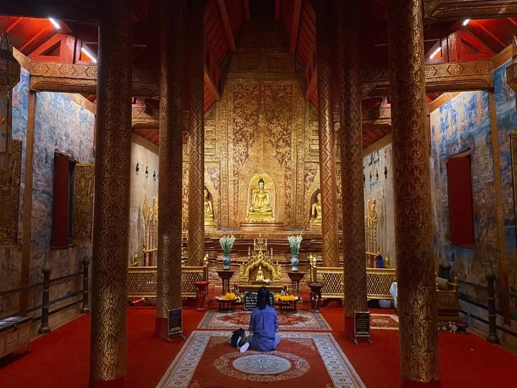 Explore the Wat Phra Singh and Wat Chedi Luang temples - Half-Day Tour - Photo 4