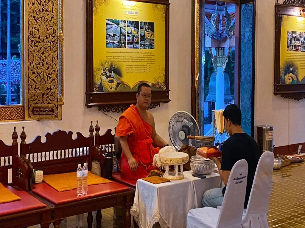 Explore the Wat Phra Singh and Wat Chedi Luang temples - Half-Day Tour - Photo 9