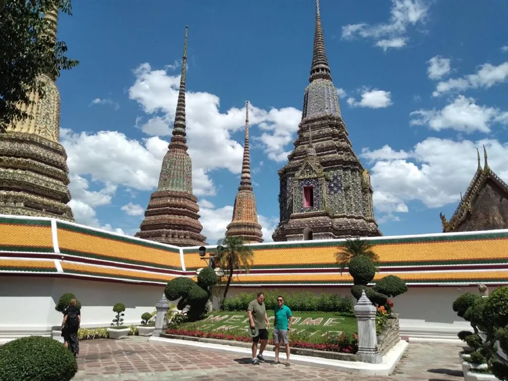 Explore Wat Pho and Wat Arun - Small Group Walking Tour - Photo 2