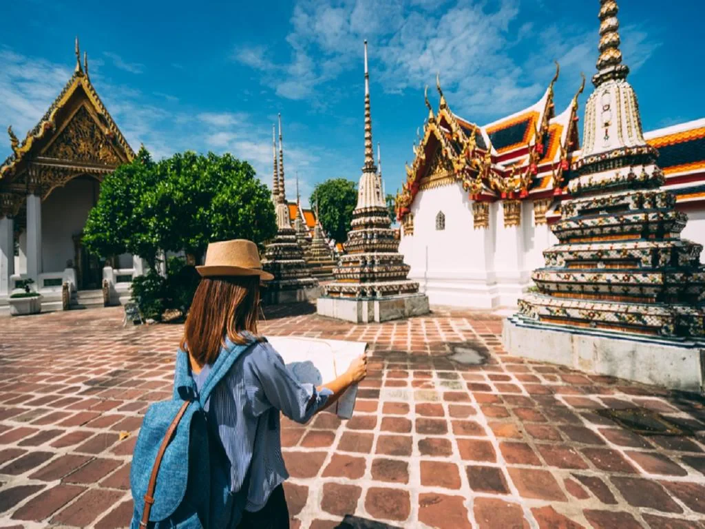 Explore Wat Pho and Wat Arun - Small Group Walking Tour - Photo 6