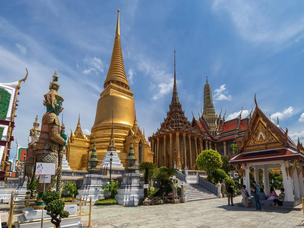 Grand Palace, Damnoen Saduak Floating Market and Maeklong Railway Market - Full Day Tour - Photo 3