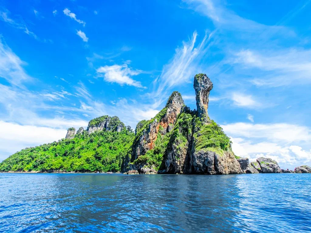 Island Hopping Tour from Krabi: Railay Beach, Poda, Tub & Chicken Islands – Full Day - Photo 4