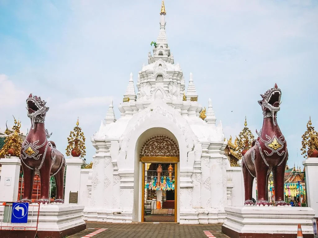 Lamphun and Lampang City Temples Small Group Tour – Full Day (from Chiang Mai) - Photo 3