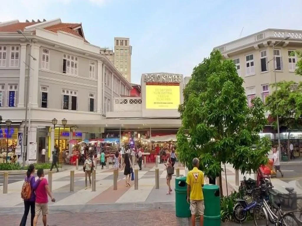 Local Night Market with One Way Transfer - Photo 3