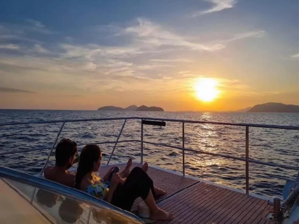 Phi Phi Island and Bamboo Island by Speed Catamaran with Lunch - Full-Day Tour - Photo 4