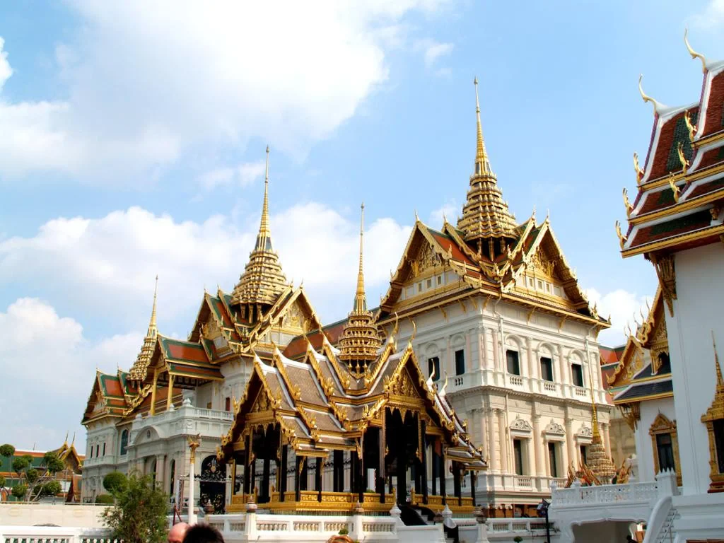 Private Roundtrip Transfer from Airport to Bangkok Hotel and City Tour
