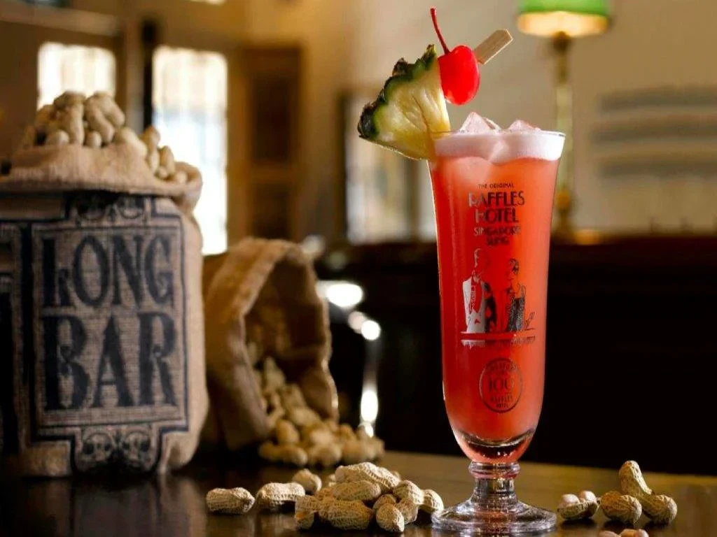Remembering Sir Stamford Raffles with Singapore Sling - Private Tour
