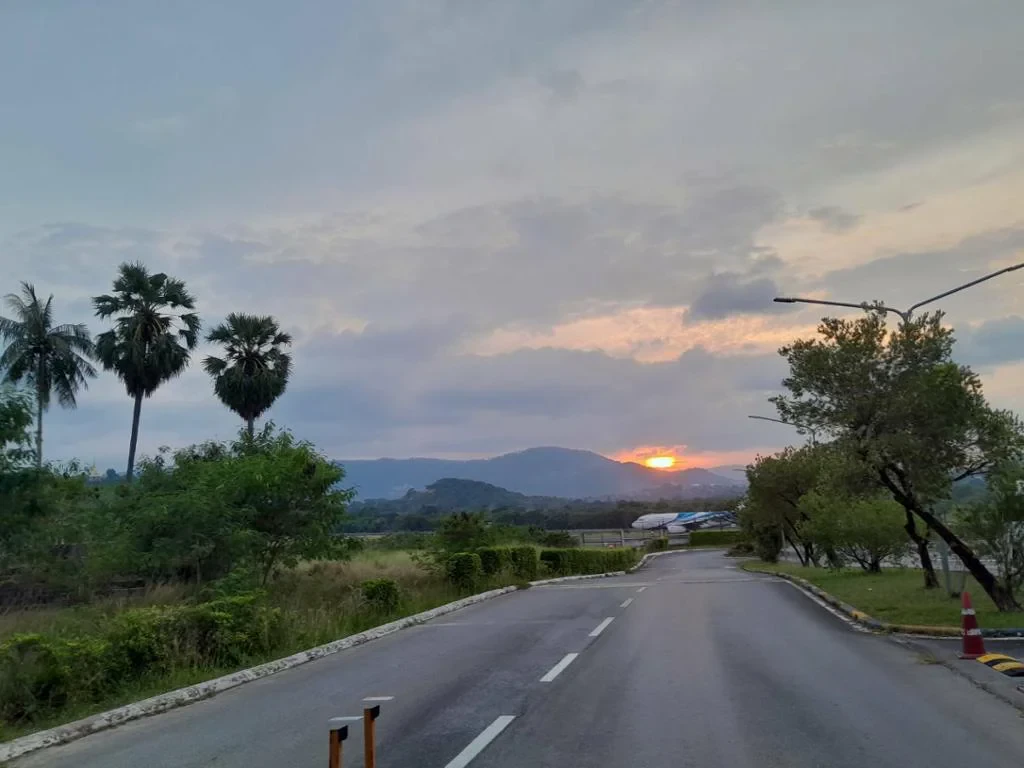 Romantic Krabi: Wat Suwankuha, Waterfall Park, Tiger Cave and Aonang Beach - Full-Day Tour - Photo 4