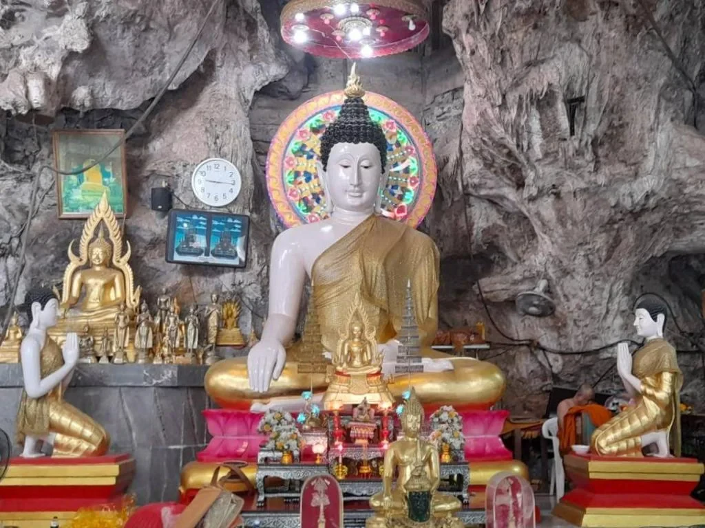 Romantic Krabi: Wat Suwankuha, Waterfall Park, Tiger Cave and Aonang Beach - Full-Day Tour - Photo 6