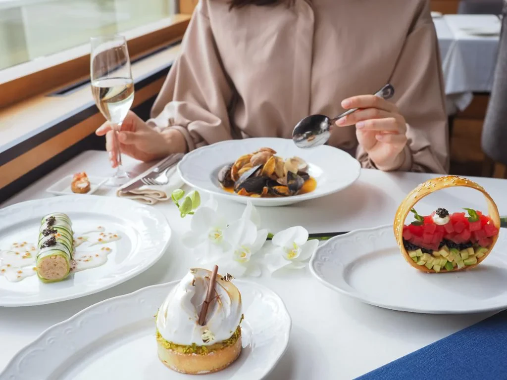 Romantic Sunset Cruise Dinner - Photo 2