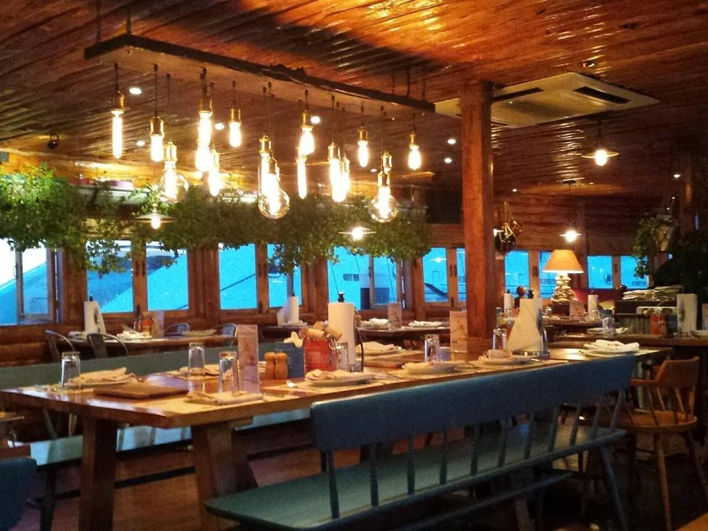 Seafood Dining Experience at Apronas and Hammers with Private Transfers - Photo 3
