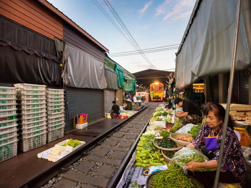 Visit Damnoen Saduak and Maeklong Train Market - Photo 4