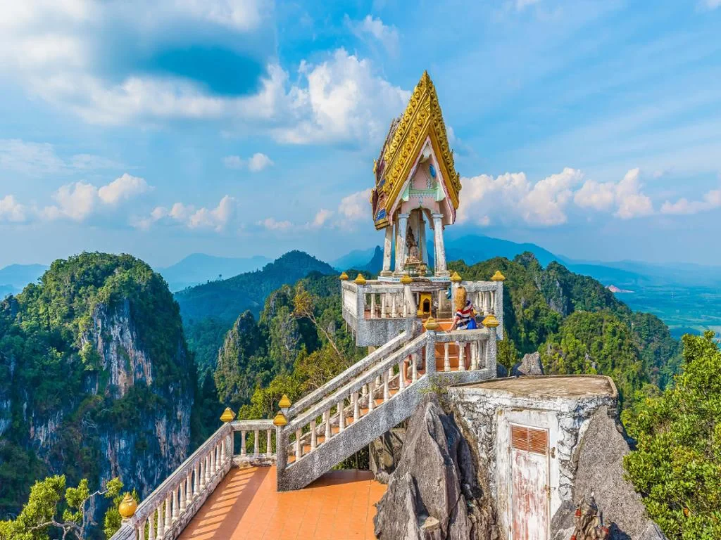 White Temple, Emerald Pool and Hot Springs - Full-Day Tour