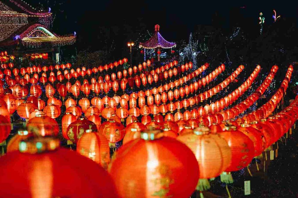 <a href="https://www.freepik.com/free-photo/celebration-chinese-lantern-festival_2991907.htm#fromView=search&page=1&position=6&uuid=d04531e2-7836-4ddf-8121-01b926ede80c">Image by rawpixel.com on Freepik</a>