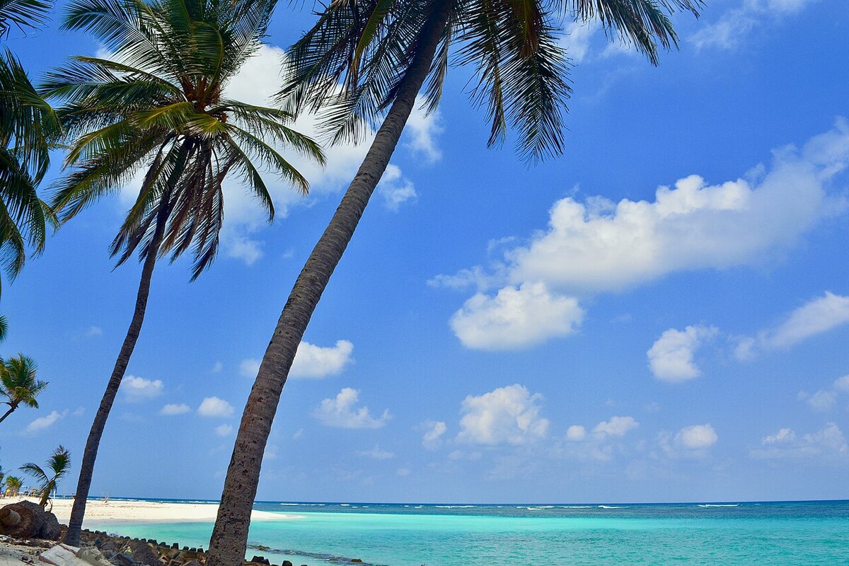 Agatti Island turquoise lagoon Lakshadweep