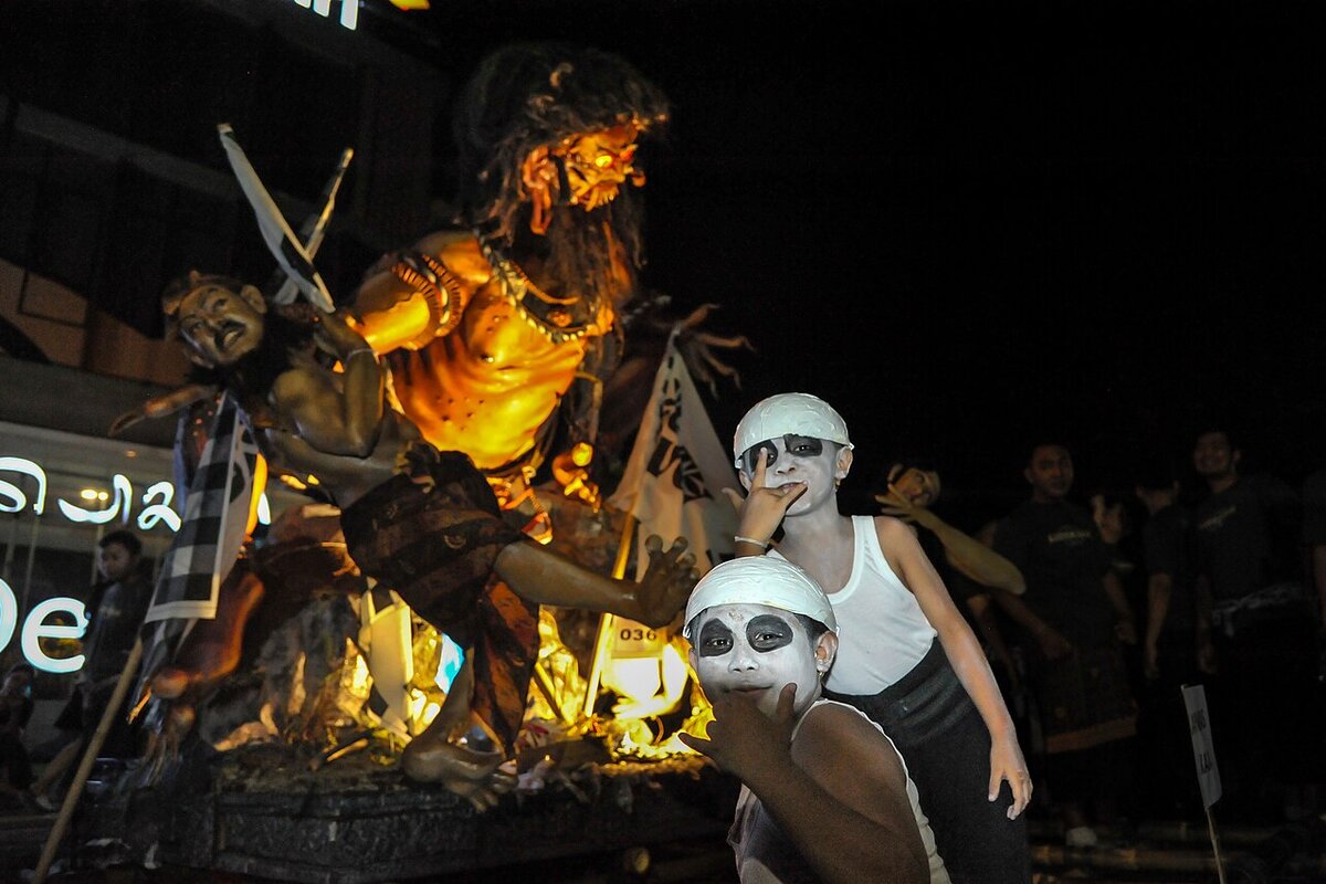 Ogoh Ogoh demon effigy Bali parade — Nyepi in Bali