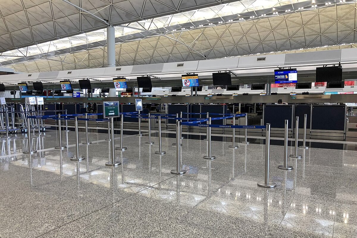 Airline check-in counters Singapore Changi