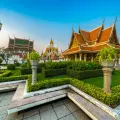 Small Group Damnoen saduak Market and Bangkok Temples
