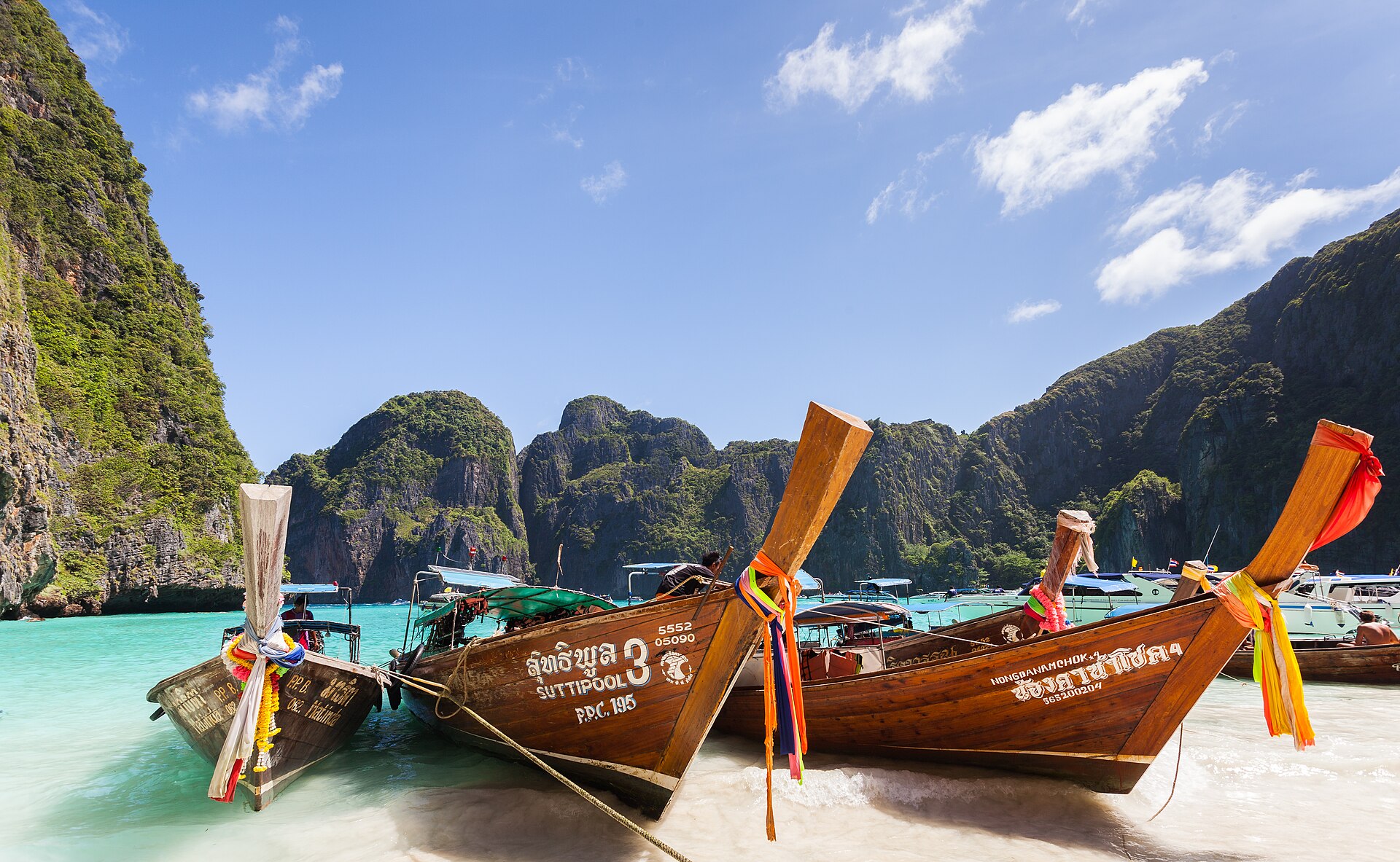 Phi Phi Islands Speedboat Tour (Maya Bay, Pileh Lagoon, Bamboo Island)