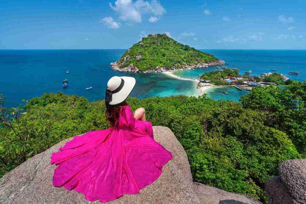 <a href="https://www.freepik.com/free-photo/beautiful-girl-sitting-viewpoint-koh-nangyuan-island-near-koh-tao-island-surat-thaini-thailand_13249957.htm#fromView=search&page=1&position=15&uuid=2bcf1541-44c0-4f0b-a135-011e5709367a">Image by tawatchai07 on Freepik</a>