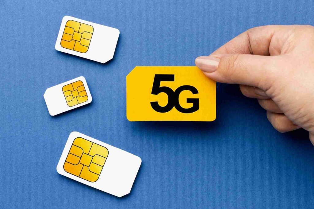 <a href="https://www.freepik.com/free-photo/top-view-hand-holding-5g-sim-card_11382710.htm#fromView=search&page=1&position=3&uuid=9c71d9fd-a9f6-4aef-8d0d-42db85a8c4c6">Image by freepik</a>