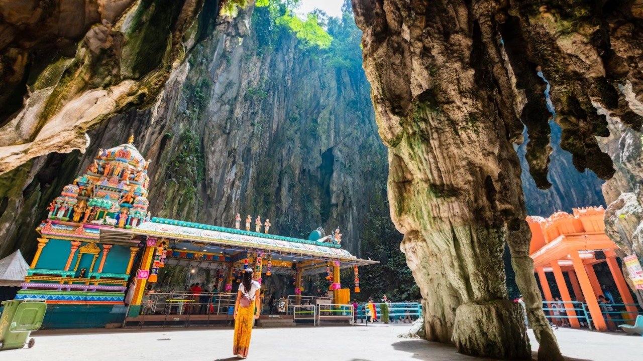 Day 3: Day Trip to Genting Highland With Batu Caves | Experience the longest and fastest gondola lifts in Southeast Asia